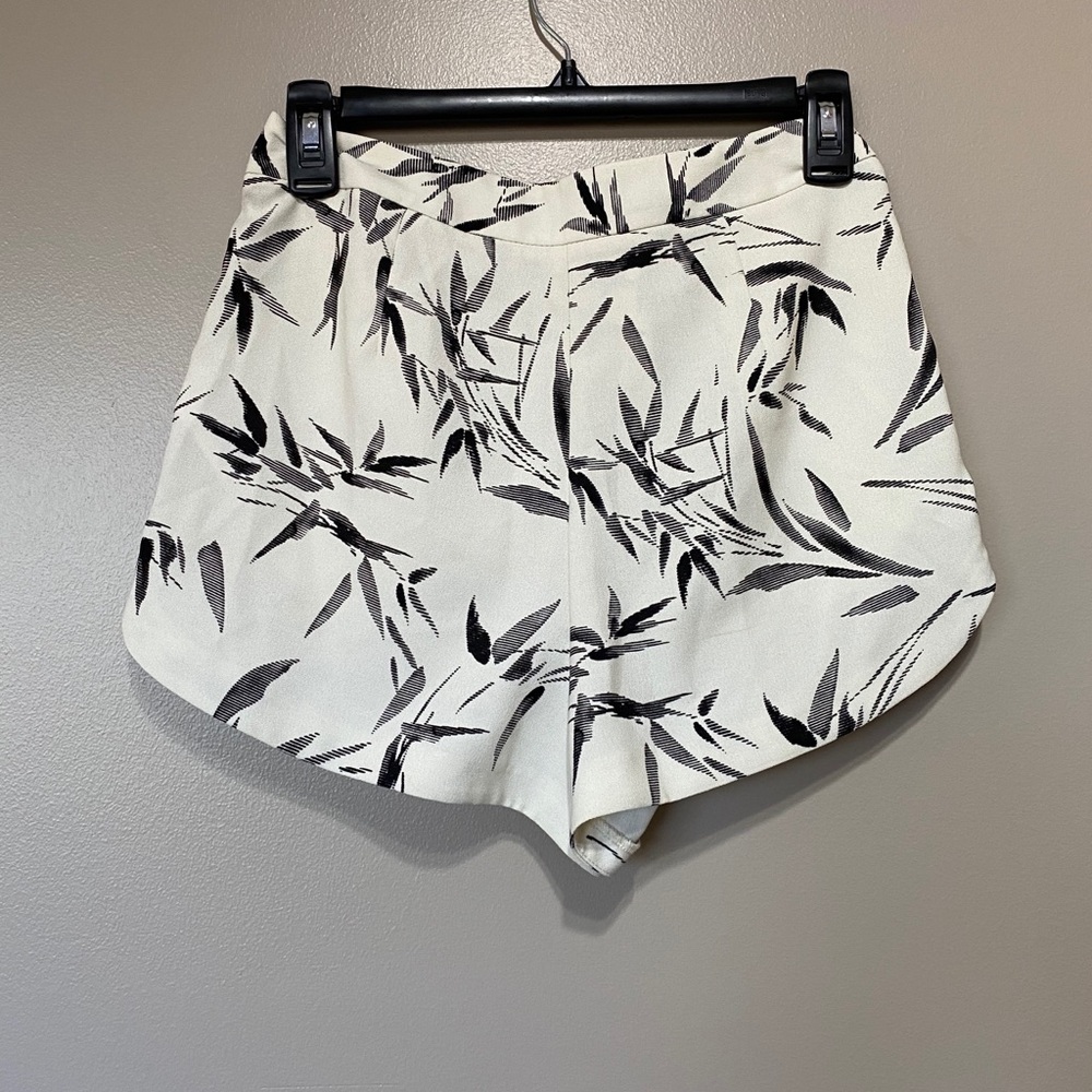 Topshop Floral Black White Dress Shorts - Picture 5 of 5